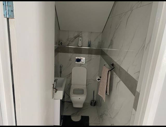 3 BEDROOM TOWNHOUSE FOR SALE IN BEVERLEY HILLS